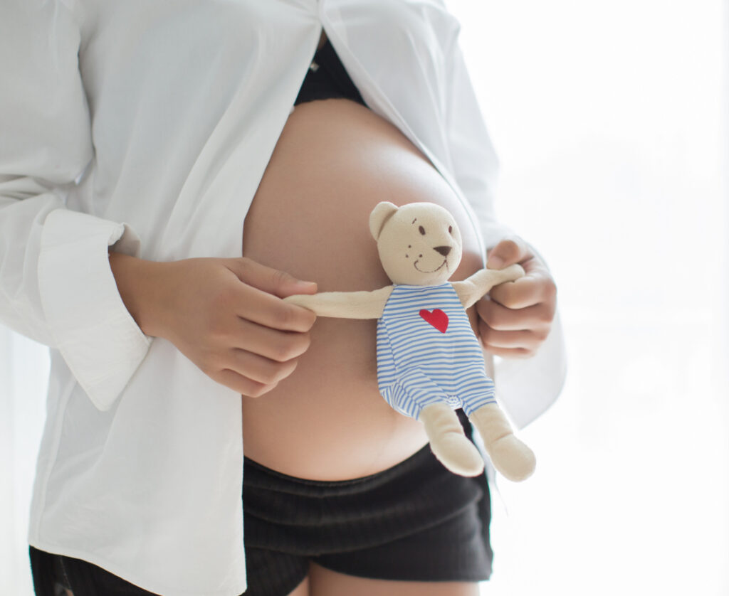 pregnant woman, pregnancy, noni fruit, noni juice, benefits of noni juice, benefits of noni fruit